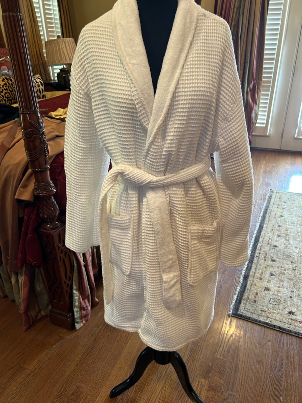 Cozy White Waffle Knit Robe with Belt Hotel Collection small/medium Cotton